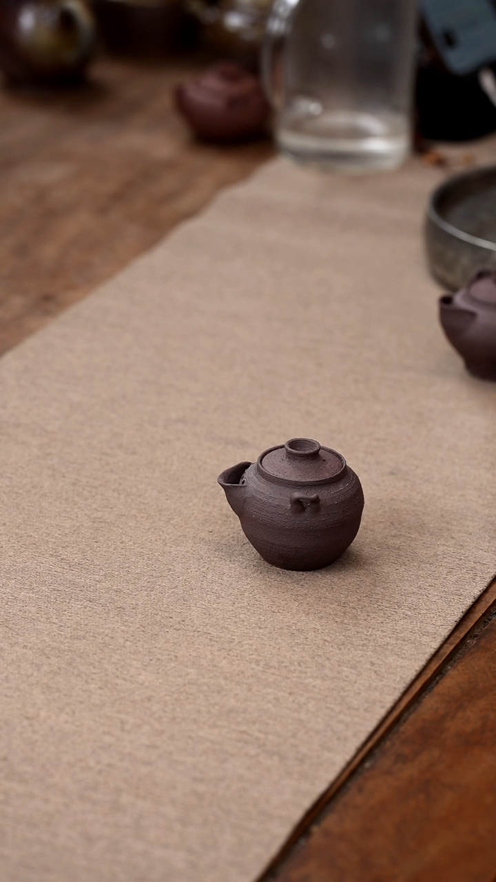 茶壶紫砂小紫宝  