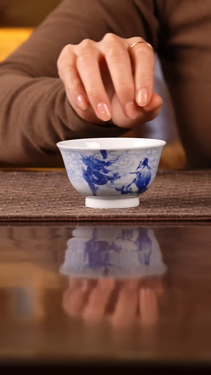 瓷燕鸿开物青花-画龙点睛画片