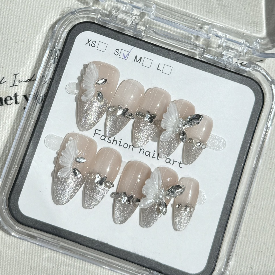 方寸|钻石蝴蝶·纯手工美甲高端氛围感穿戴甲鎏金香槟猫眼法式手绘