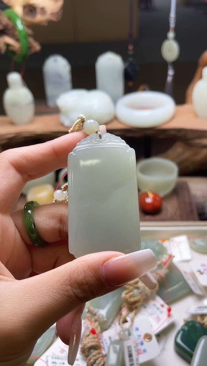 【闪购商品】和田玉吊坠未镶嵌且末迪克兰光面无事牌31158