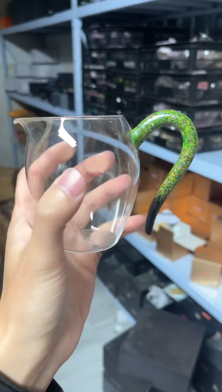 【闪购商品】大漆怡然绿色螺片。。公道杯