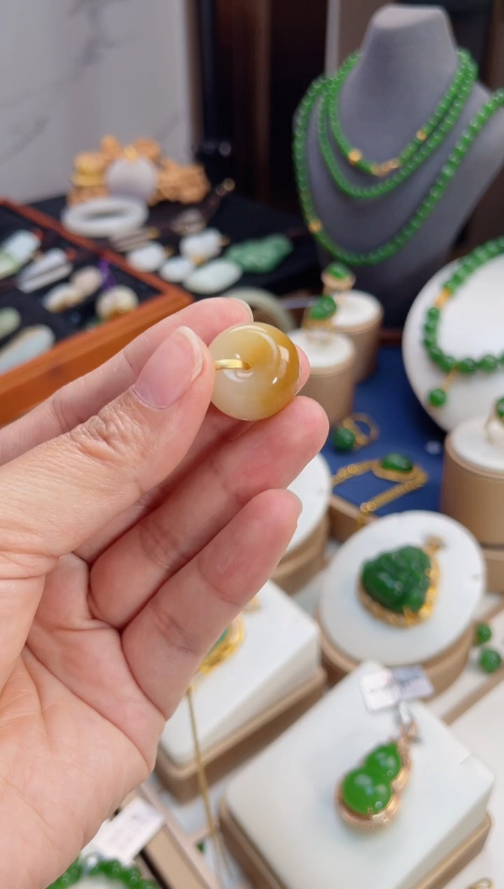 【闪购商品】和田玉吊坠18K金镶嵌糖料 平安扣