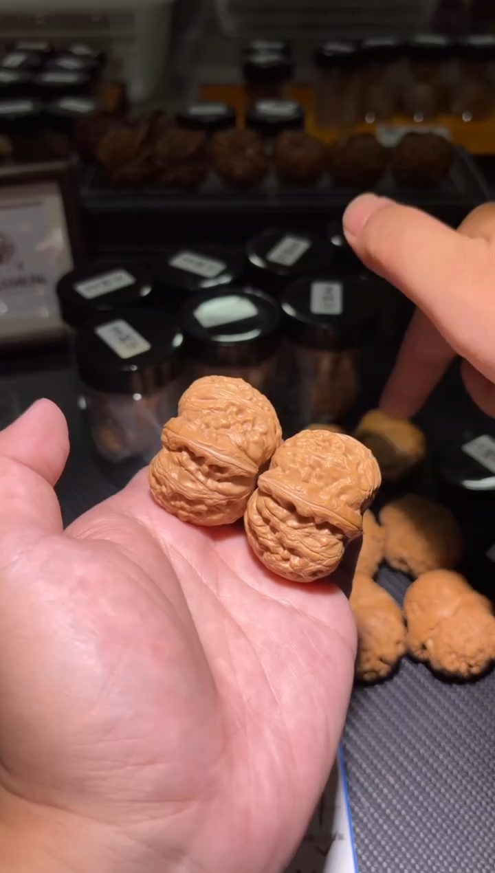 文玩核桃把件111元宝