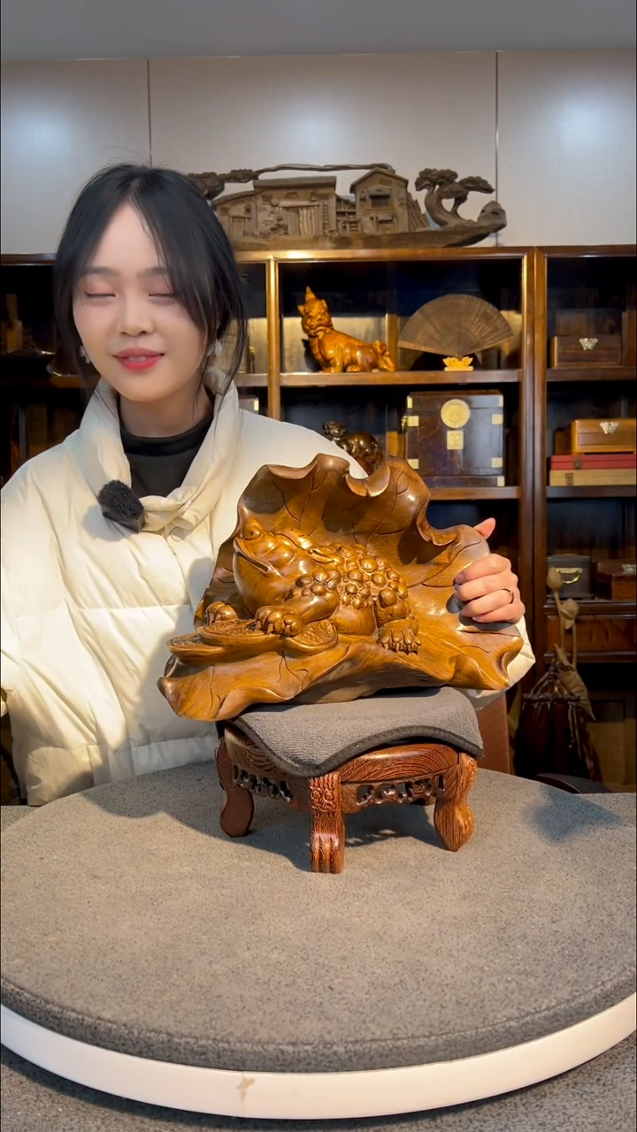 【闪购商品】金丝楠木雕荷叶金蟾1