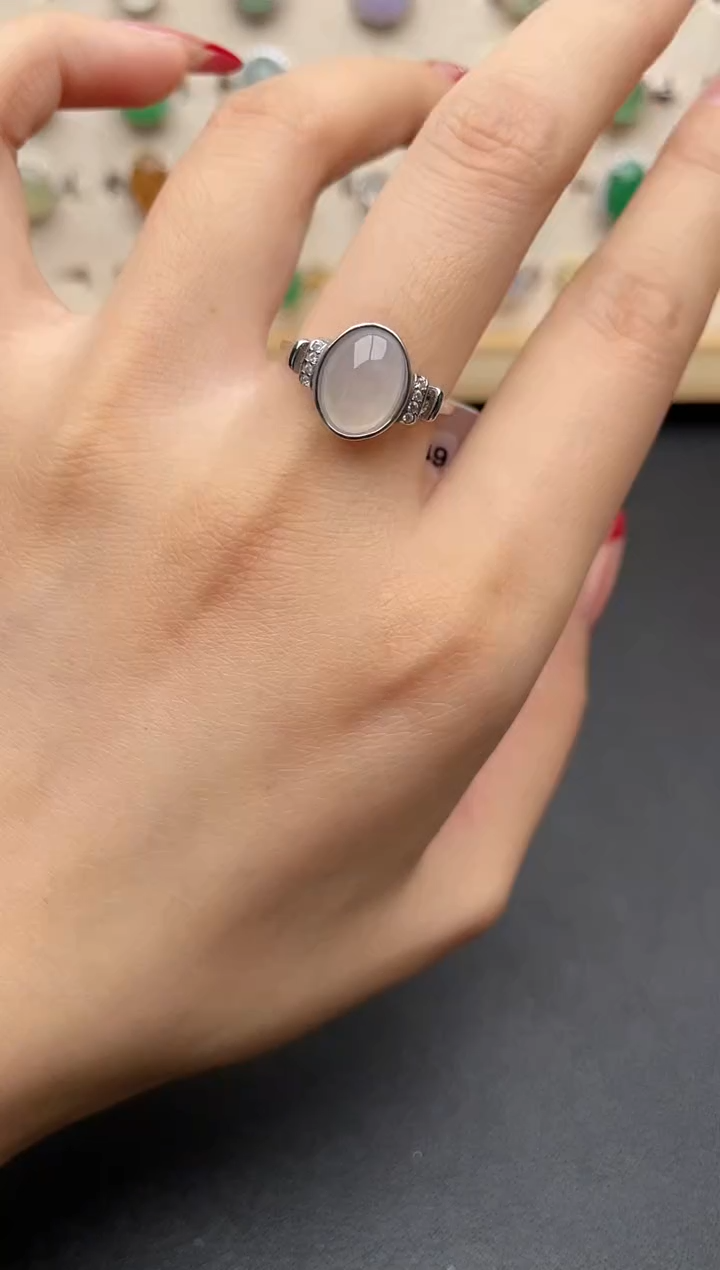 【闪购商品】翡翠戒指银S925镶嵌一物一证一礼盒