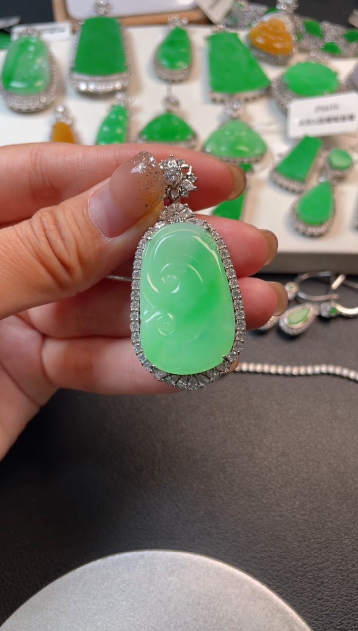 【闪购商品】翡翠吊坠(不含链)银S925镶嵌吊坠