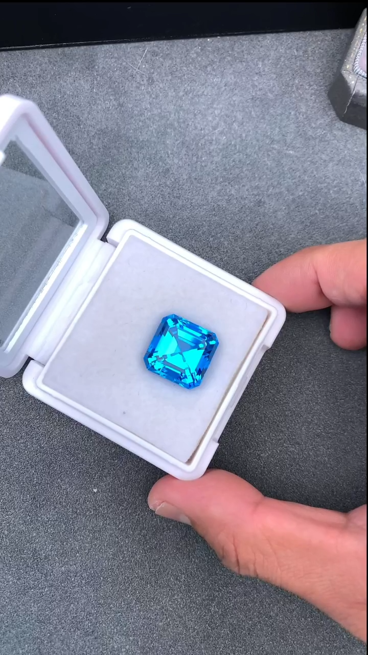 【闪购商品】托帕石裸石未镶嵌29.9克拉
