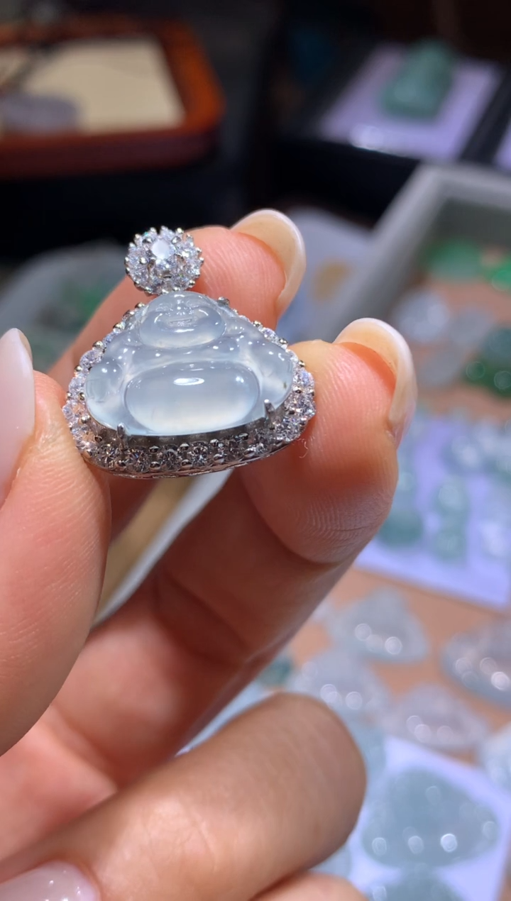 【闪购商品】翡翠颈饰未镶嵌佛