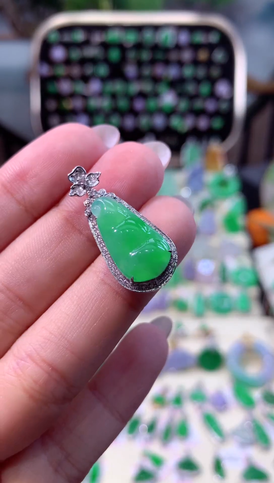 【闪购商品】翡翠颈饰18K金镶嵌缅甸天然A货翡翠