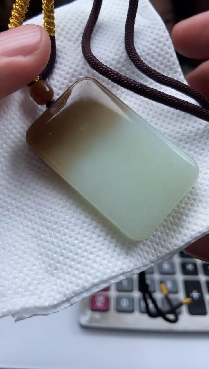 天然和田玉吊坠（拍一发一）H446-215