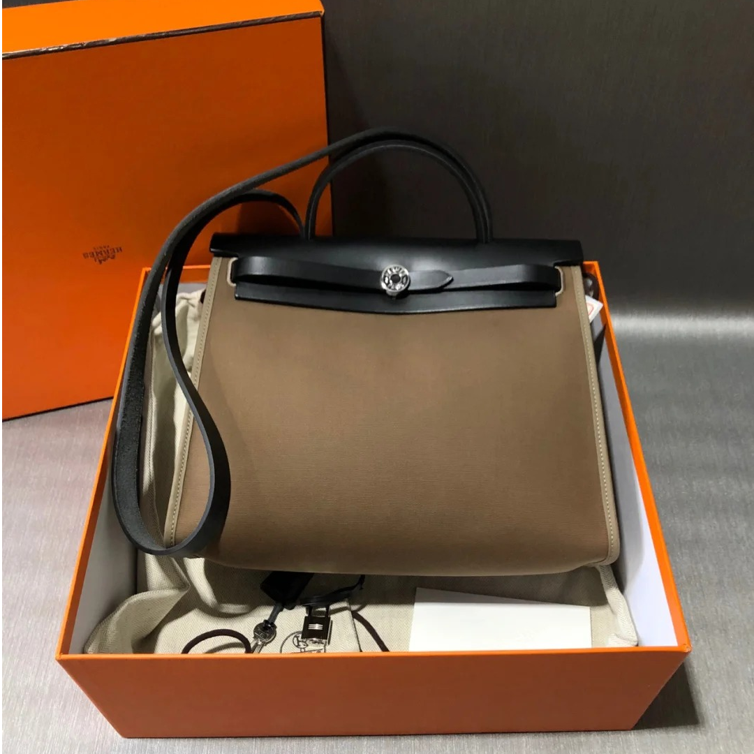 99新 Hermes/爱马仕 小花JerryHerbag 31大象灰拼黑色C刻 银扣