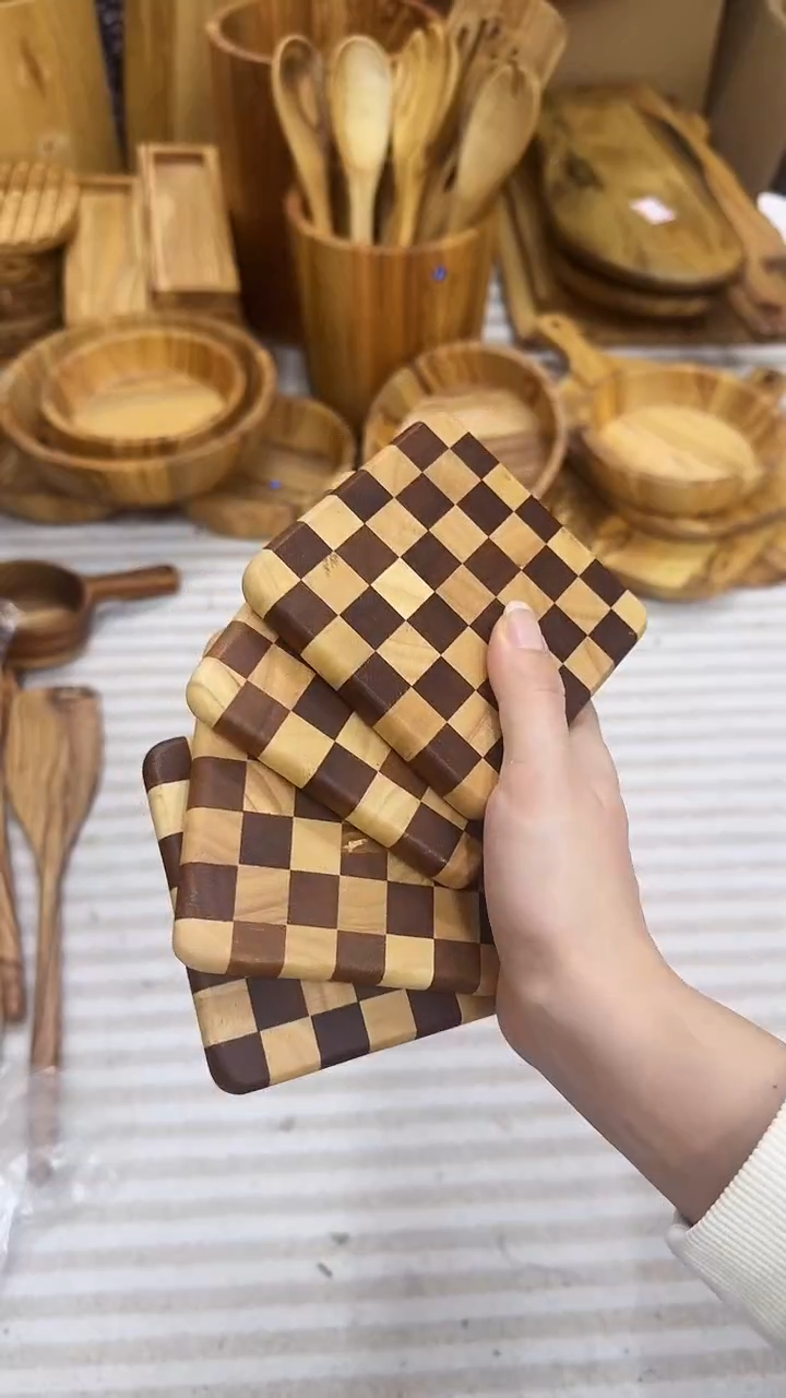 四个一套装棋盘格杯垫