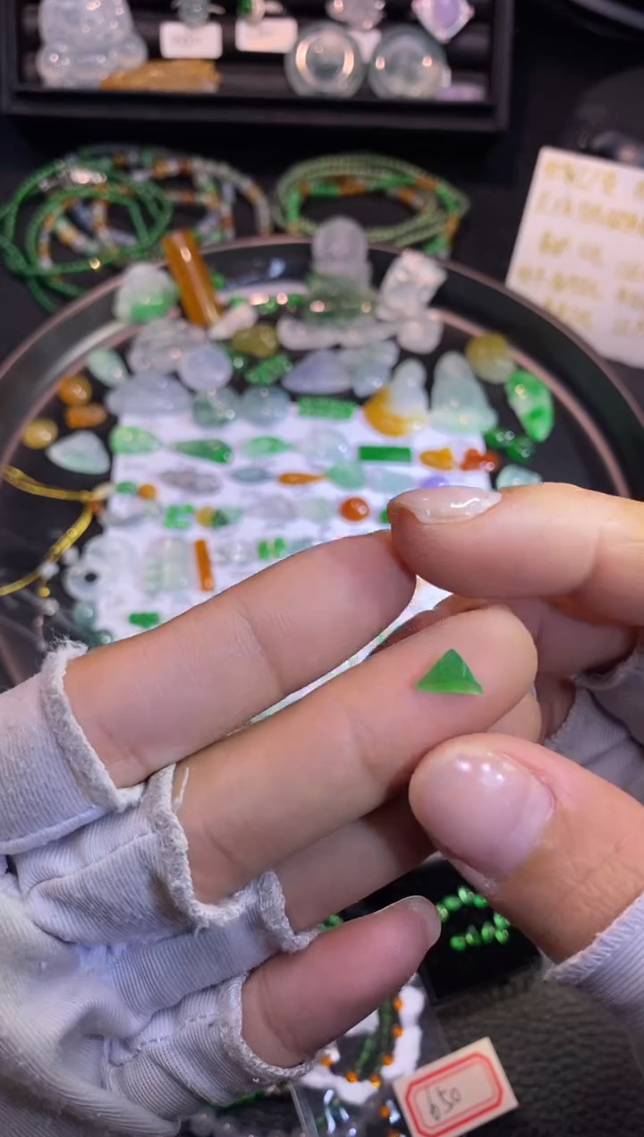 【闪购商品】翡翠挂件未镶嵌切割