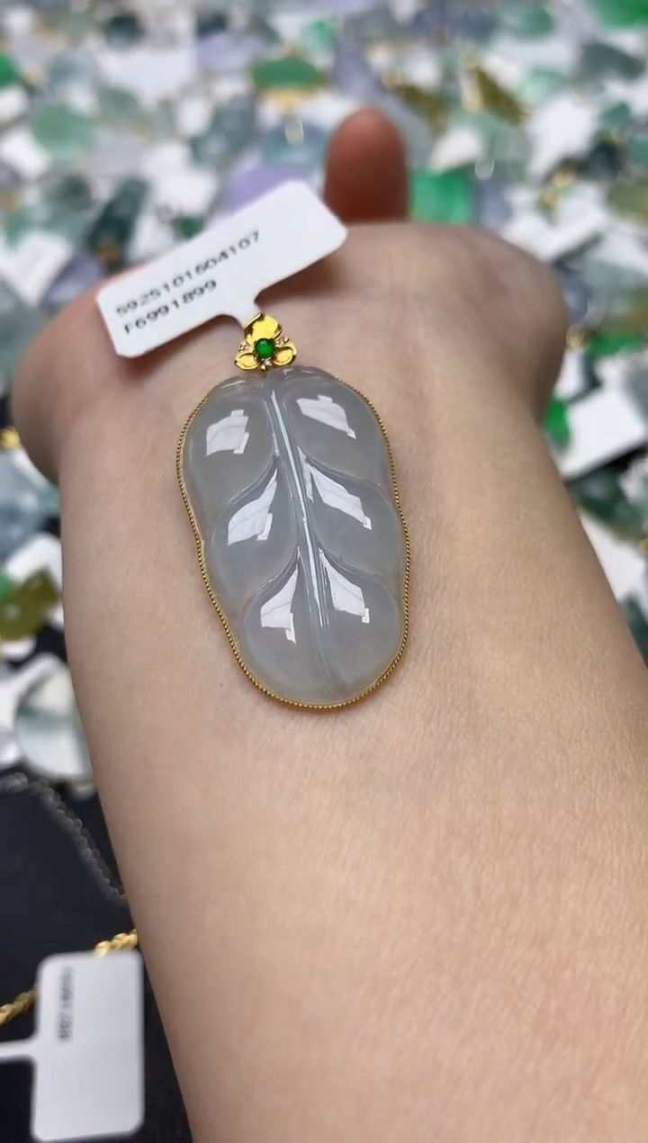 颈饰18K金镶嵌翡翠天然缅甸A货翡翠