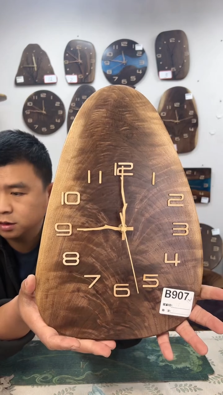 北美黑胡桃木实木钟表  尺寸 39*26