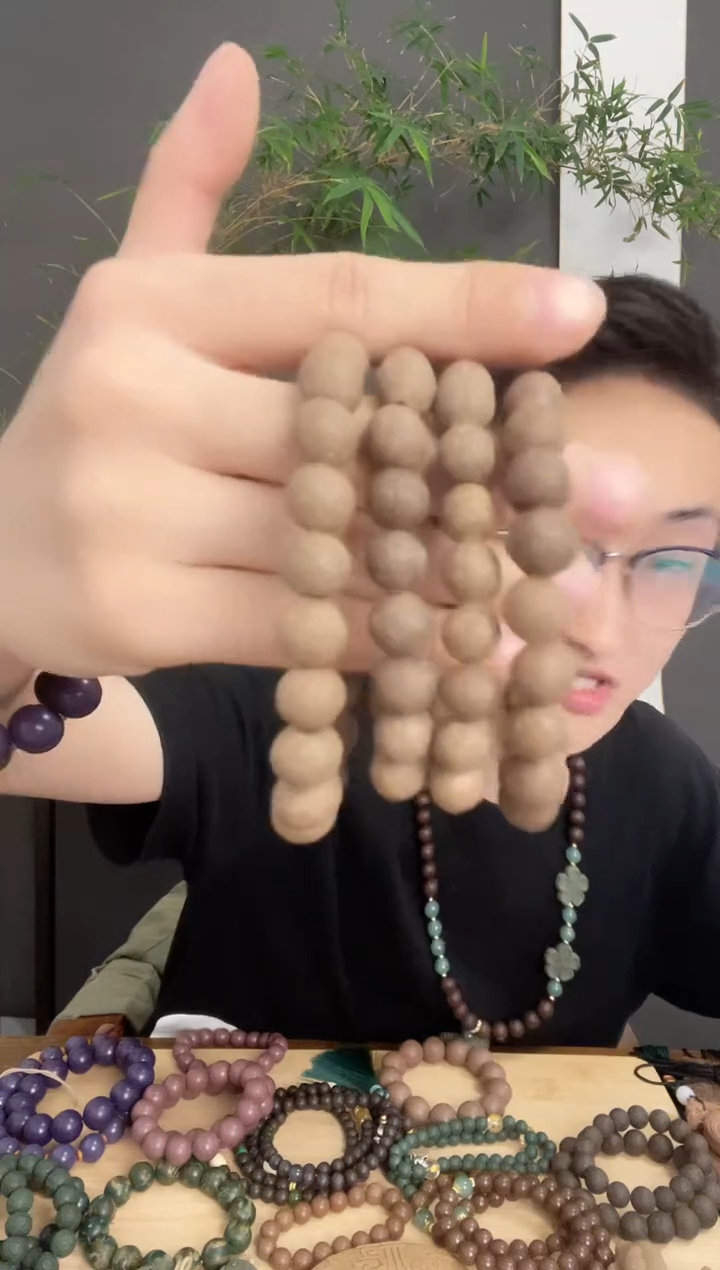 泥塑古方龙涎1.0瑕疵手串