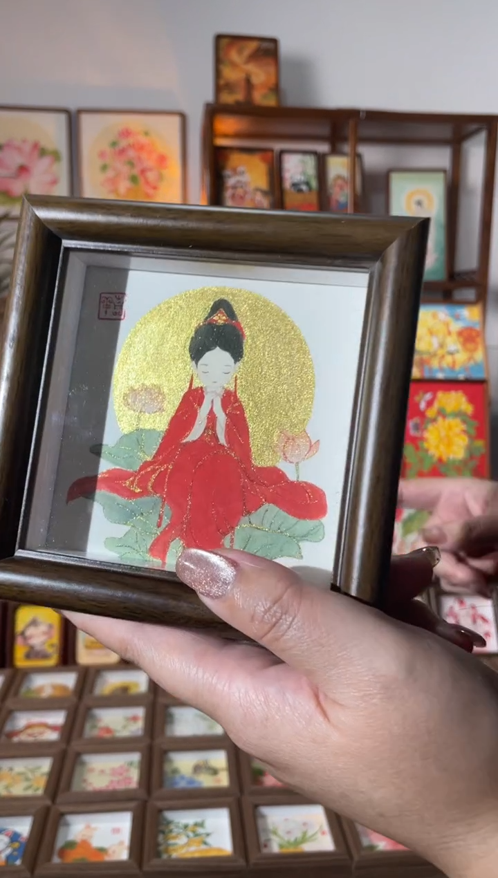 【闪购商品】国画【红衣仙子】手绘国画摆台