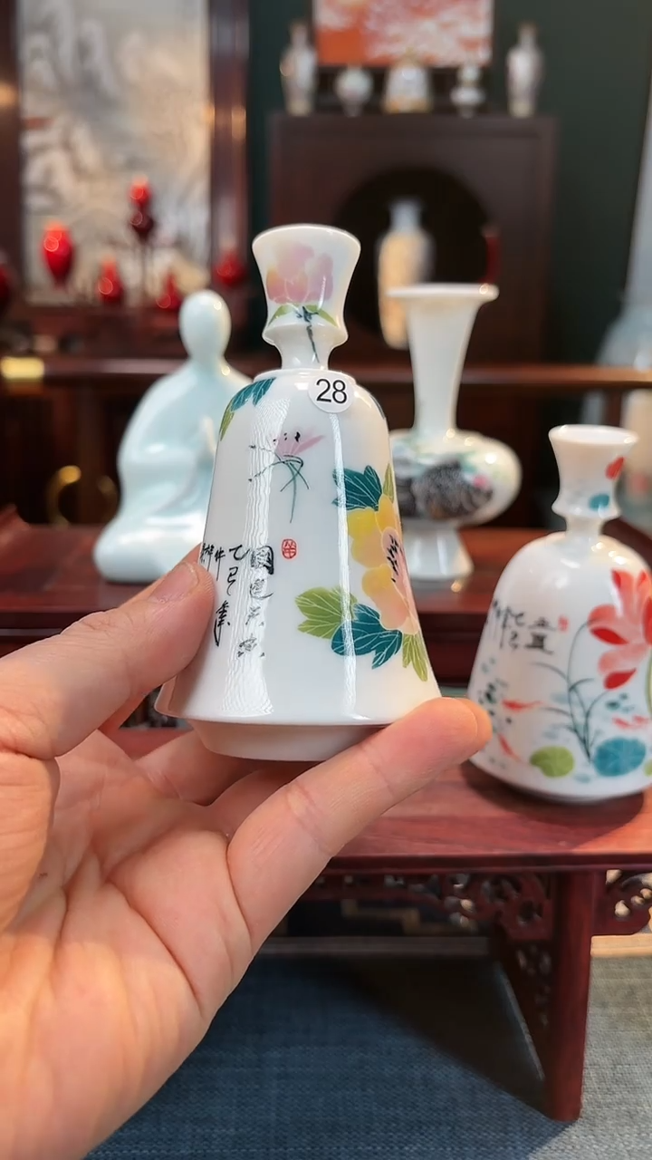 【闪购商品】摆件釉下五彩纯手工手绘原创瓷器