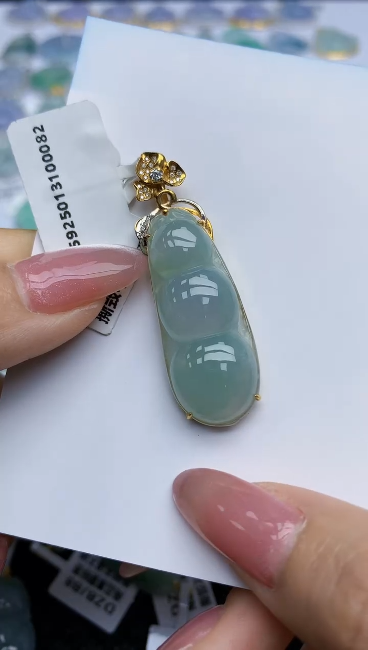 【闪购商品】翡翠挂件18K金镶嵌天然翡翠A货