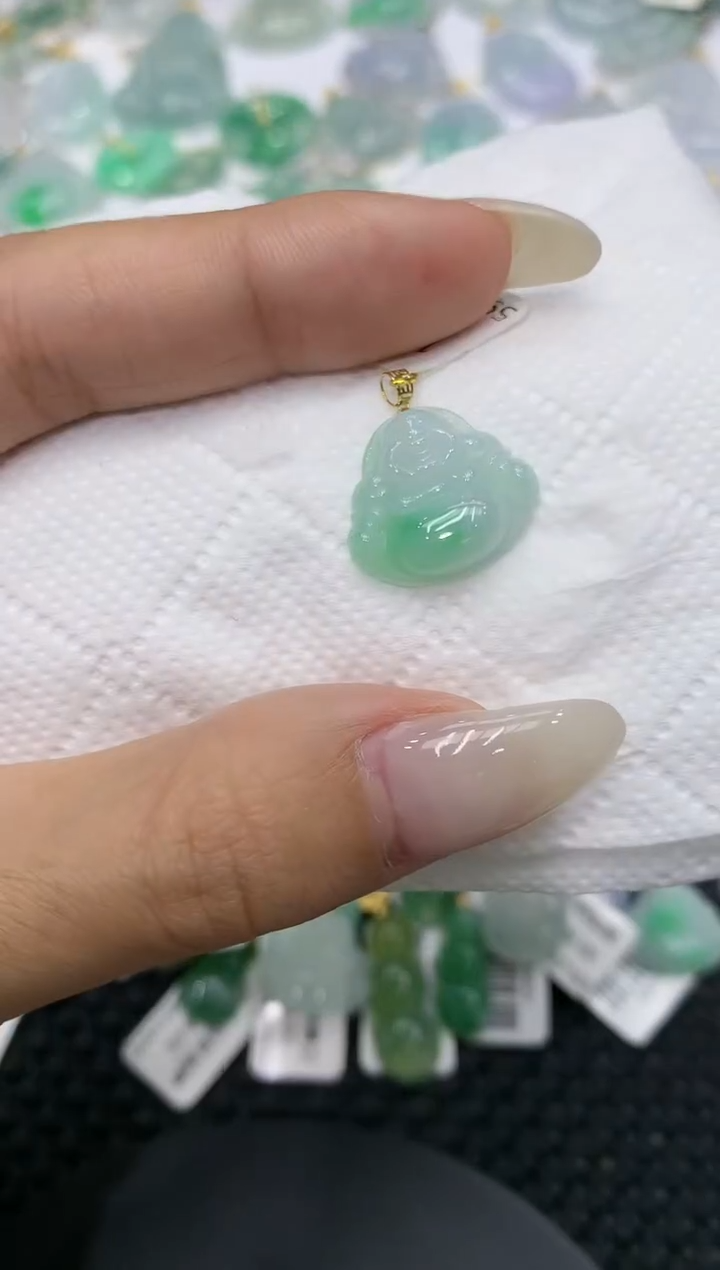 颈饰18K金镶嵌翡翠111111111111