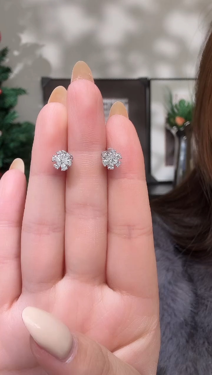 18K金镶嵌实验室培育钻石耳饰@@耳钉白水滴勿忘我+