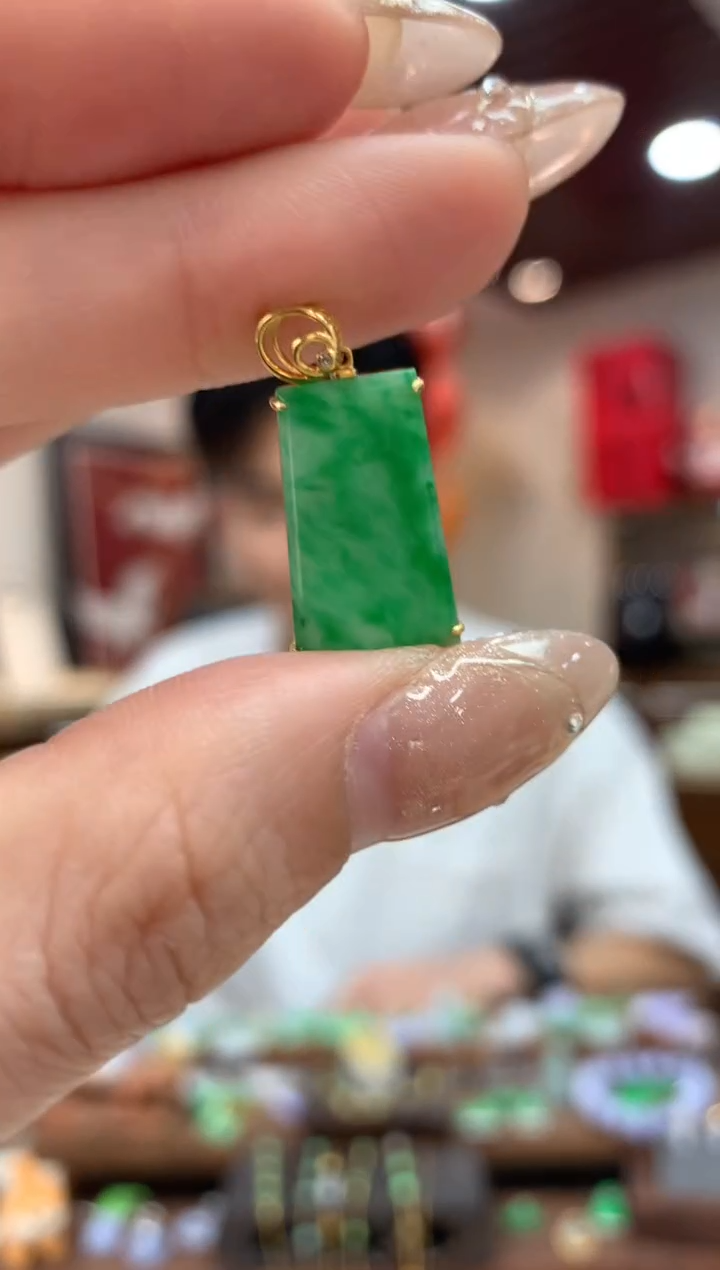 【闪购商品】翡翠吊坠(不含链)18K金镶嵌无事牌