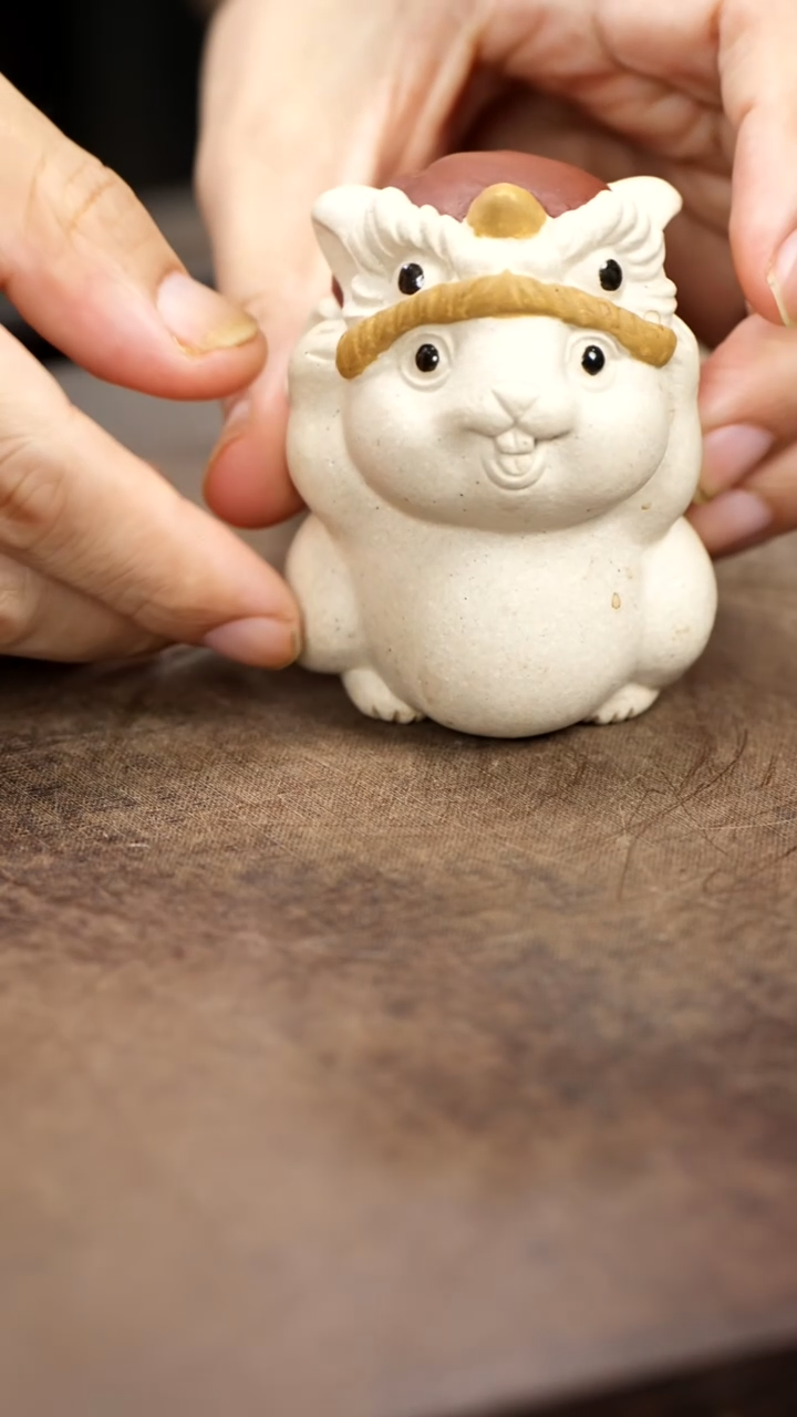紫砂茶宠紫砂舞狮兔