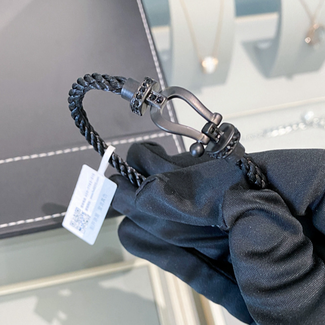 钛钢合成锆石手链 黑绳编织马蹄扣手链B1217