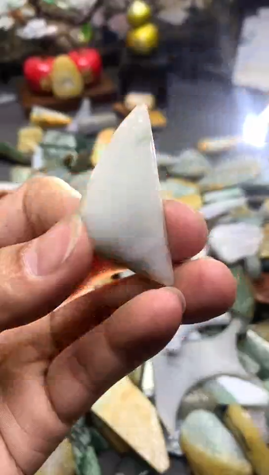 【闪购商品】翡翠耳饰未镶嵌天然翡翠A货