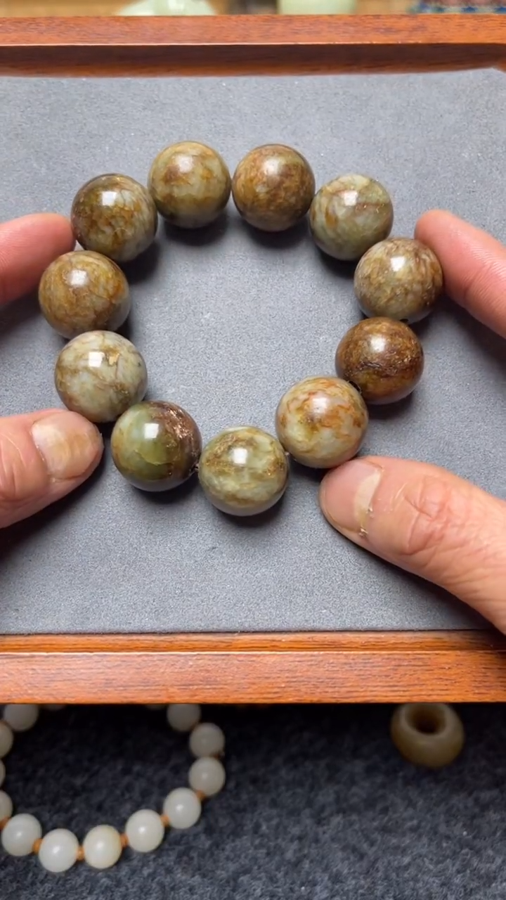 未镶嵌手串和田玉1