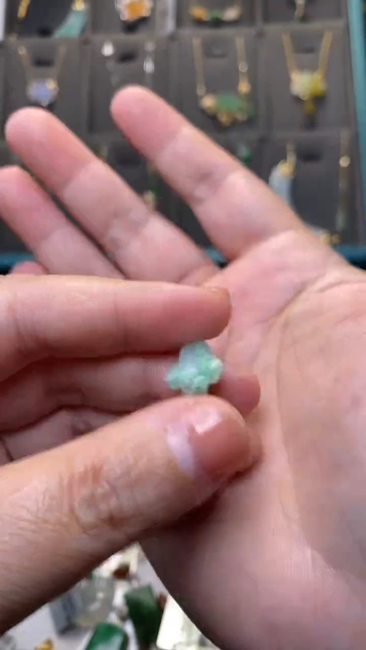 颈饰未镶嵌翡翠净货33635