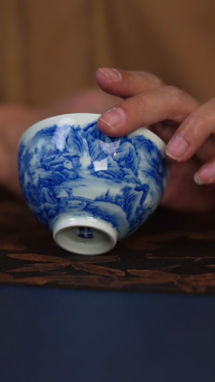 【闪购商品】御瓷有你青花山水鸡心杯