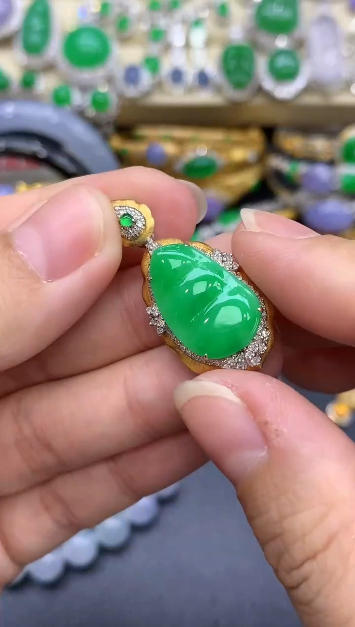 颈饰18K金镶嵌翡翠277-中国好珍宝