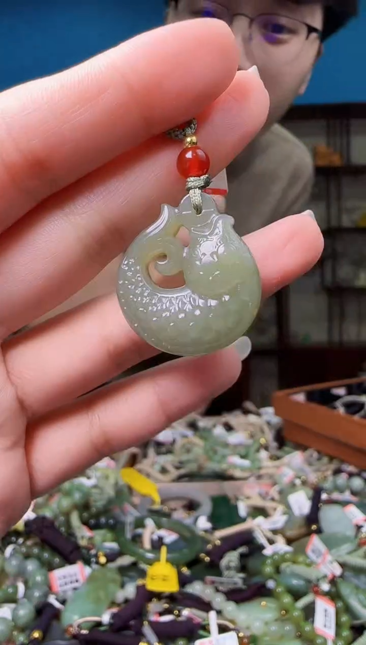 颈饰未镶嵌和田玉1