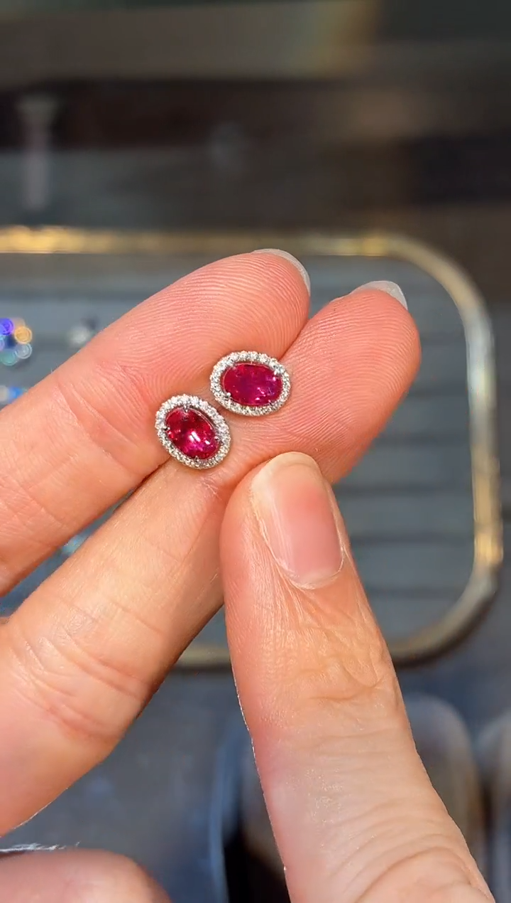 18K金镶嵌耳钉红宝石【闪购】1.5ct/七天鉴赏/无烧鸽血红