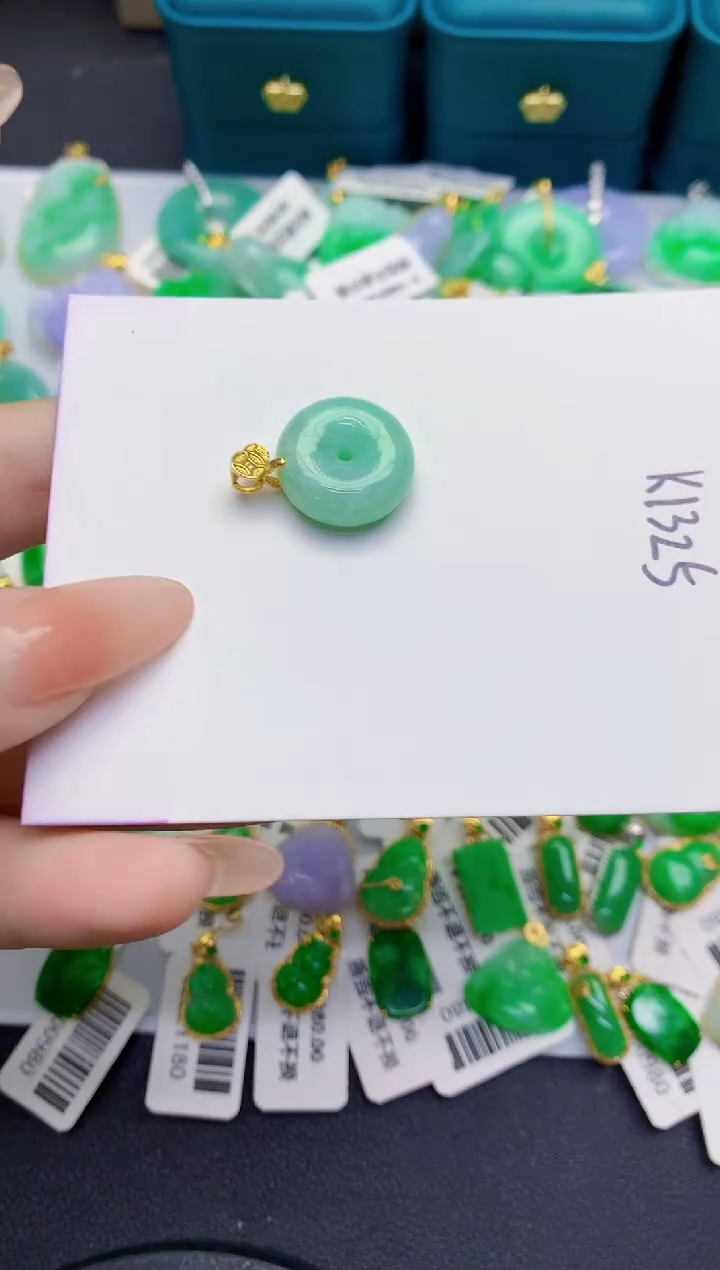 颈饰未镶嵌翡翠缅甸天然翡翠A货