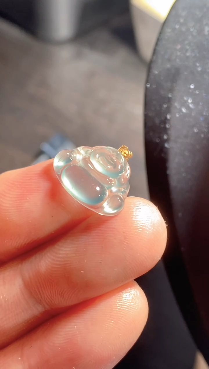 颈饰18K金镶嵌翡翠        