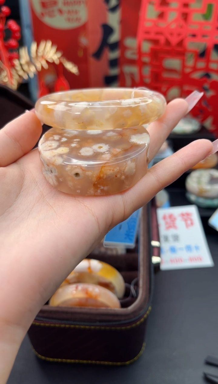 【闪购商品】石英质玉手镯未镶嵌赠送镯心（58圈口）