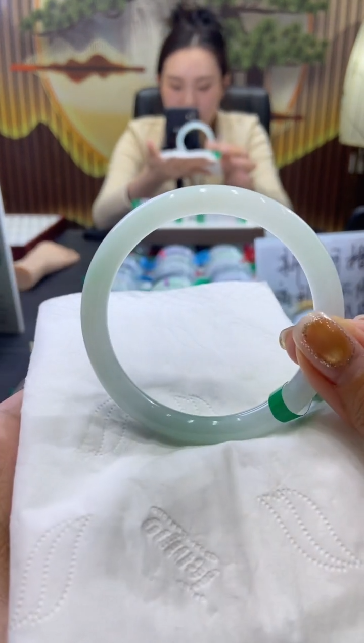 未镶嵌手镯翡翠速****家0006757