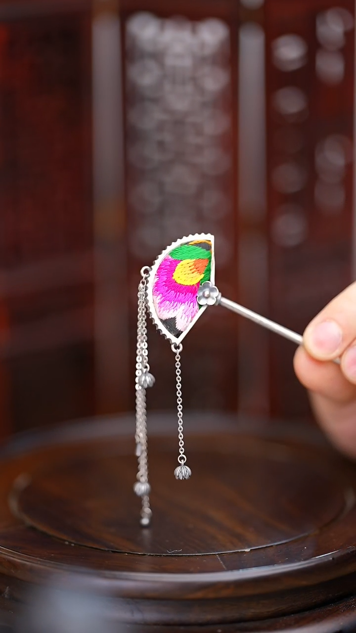 【闪购商品】刺绣黔东南苗族刺绣A951