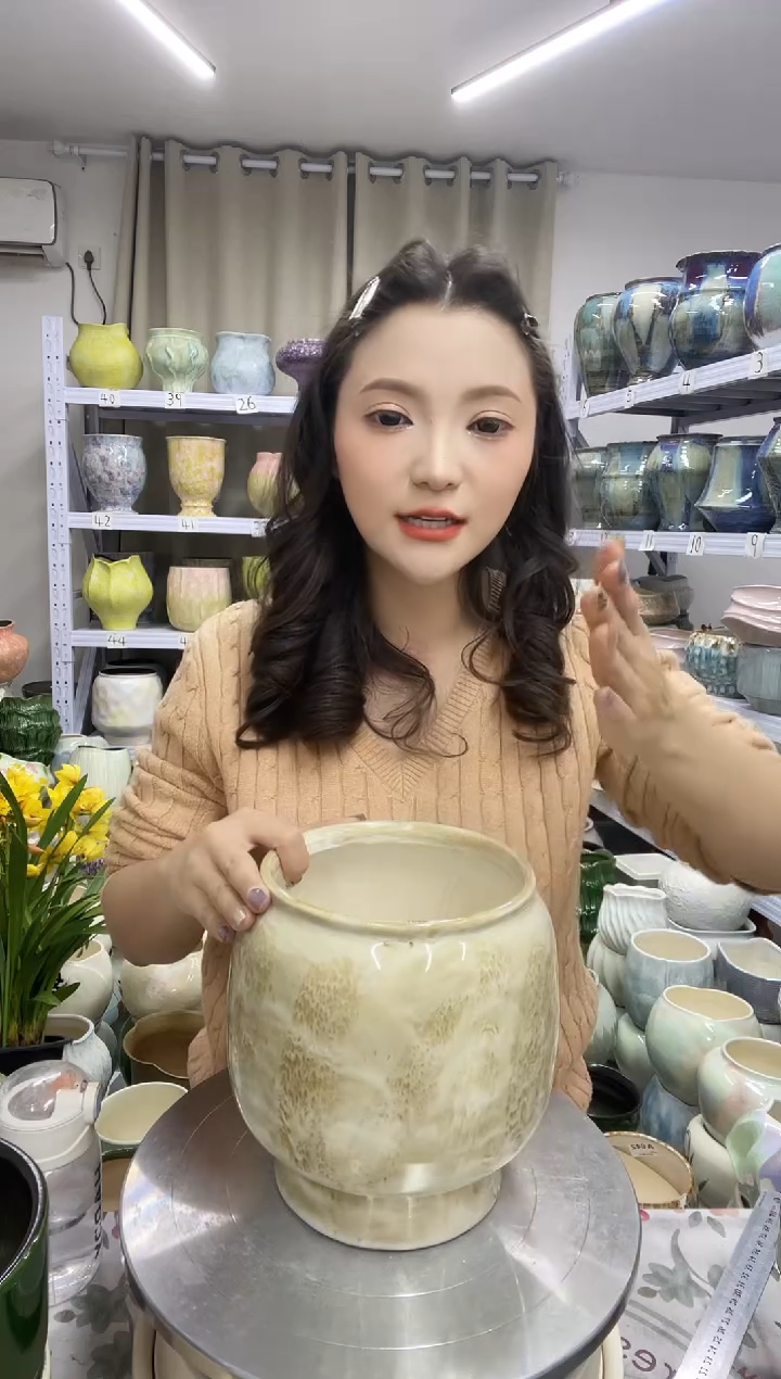【花盆链接】  高 ： 19口：14