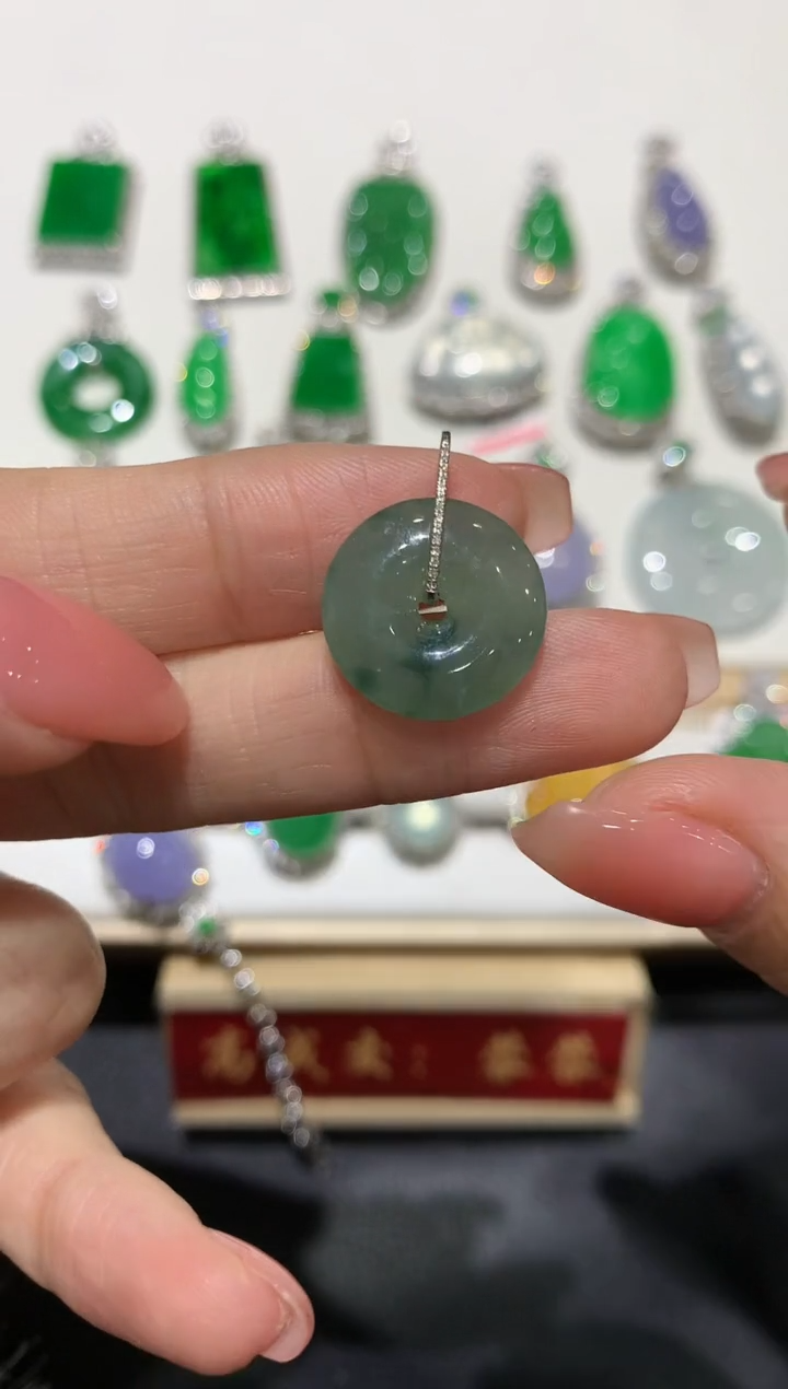 【闪购商品】翡翠吊坠(不含链)18K金镶嵌团购1