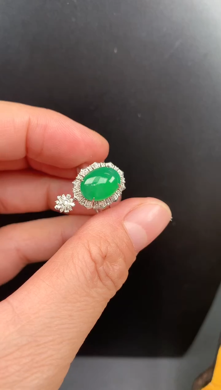 【闪购商品】翡翠颈饰18K金镶嵌一老大