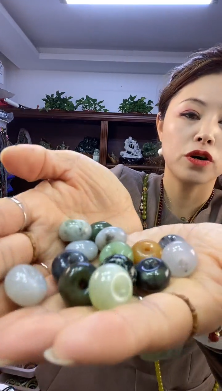 未镶嵌蛇纹石玉路路通多样性随机发一