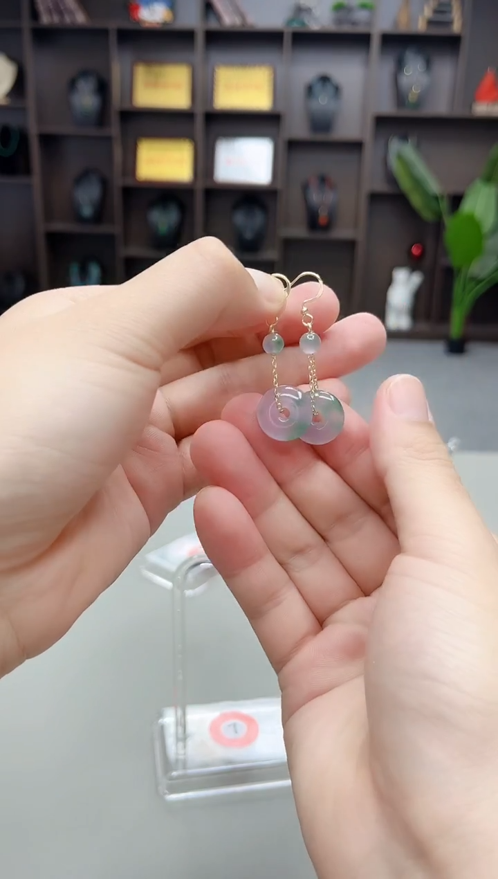 未镶嵌石英质玉（天山翠）耳饰732000