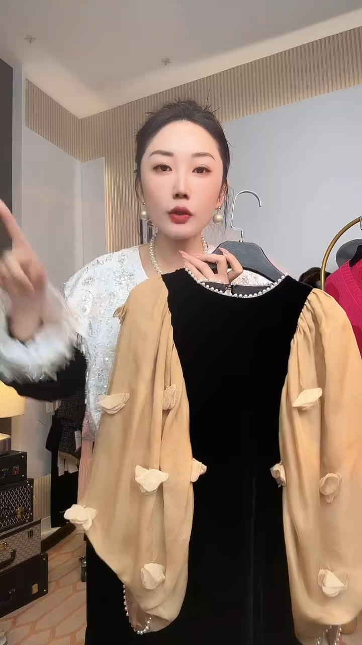 挂脖款骆****容孤影M  小马