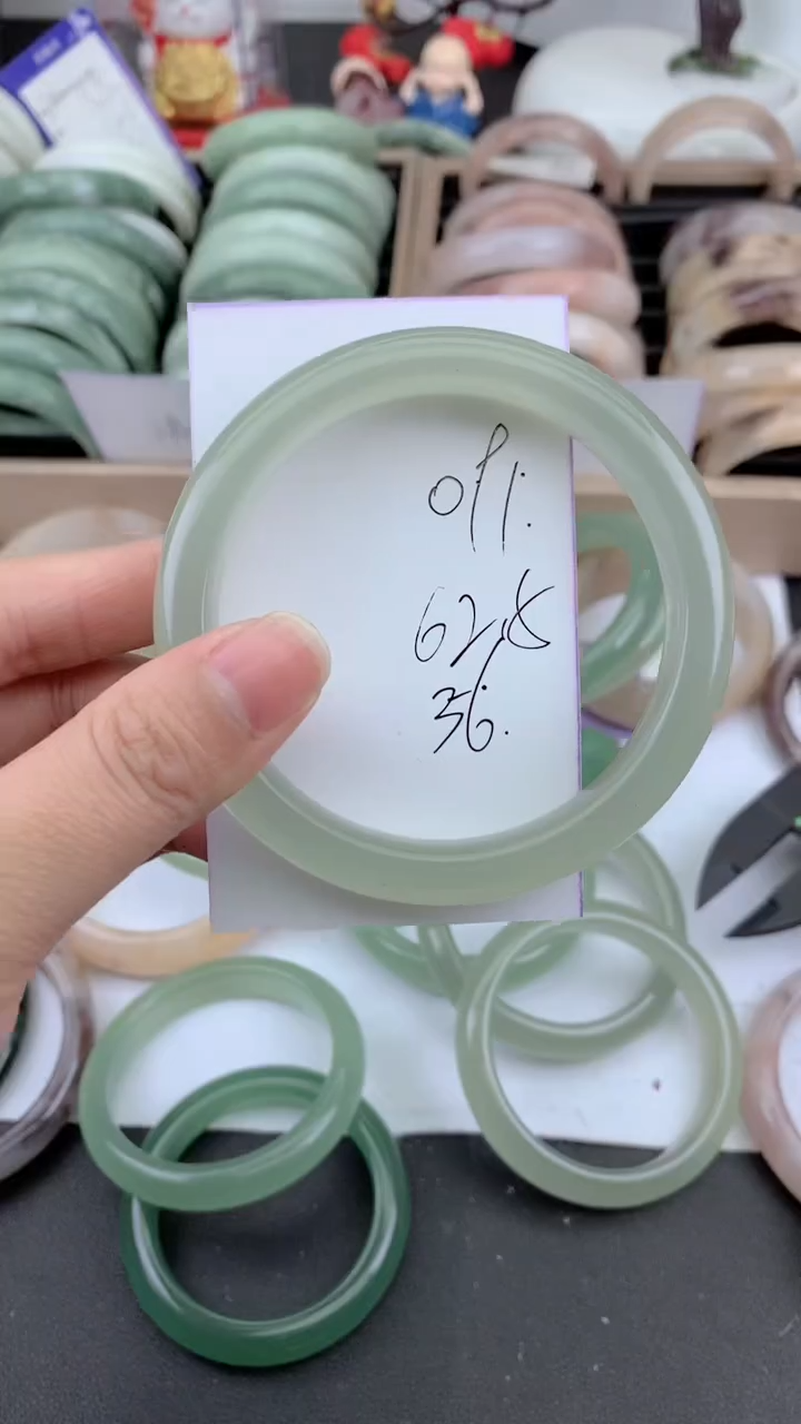 未镶嵌手镯石英质玉091