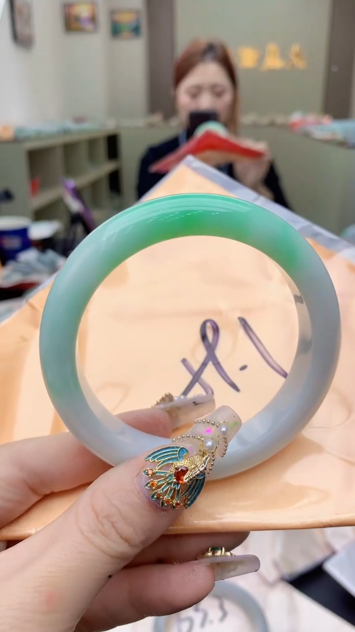 【闪购商品】翡翠手镯未镶嵌0563574008