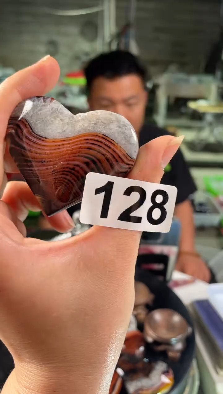 未镶嵌水晶大型摆件（非配饰）玛瑙爱心 多样性发其一128