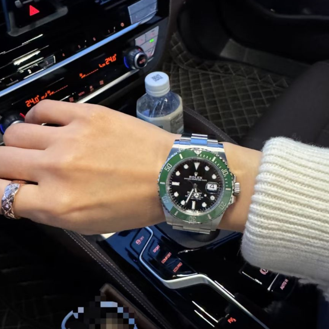 99新 Rolex/劳力士 小花6珊 潜航者型系列m126610lv-0002表